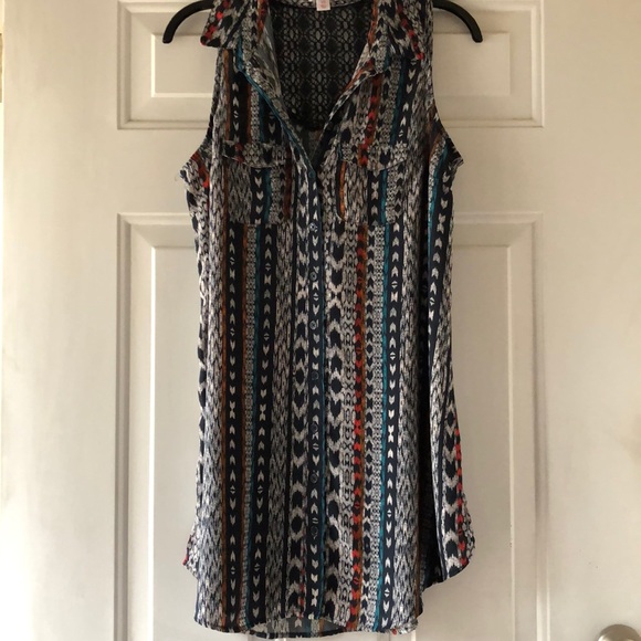 Patterned Dress - Picture 2 of 3